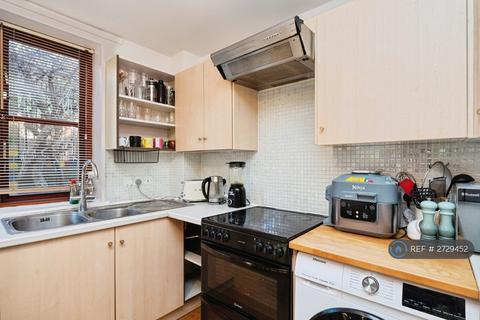 2 bedroom flat to rent, Sugar Loaf Walk, London, E2