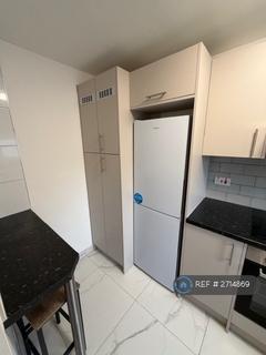 undefined, Magpie Close, Enfield, EN1