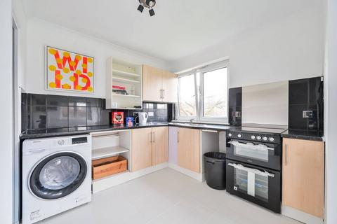 2 bedroom flat for sale, Portland Street, Elephant and Castle, London, SE17