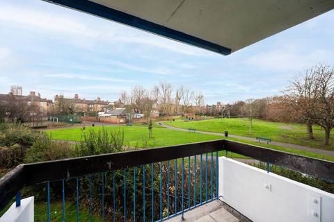 2 bedroom flat for sale, Portland Street, Elephant and Castle, London, SE17