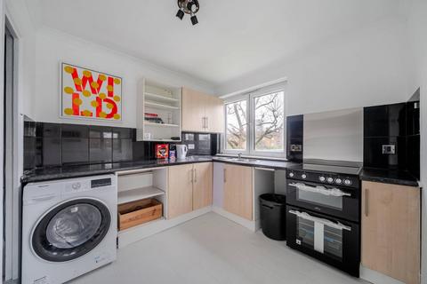 2 bedroom flat for sale, Portland Street, Elephant and Castle, London, SE17