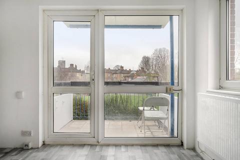 2 bedroom flat for sale, Portland Street, Elephant and Castle, London, SE17