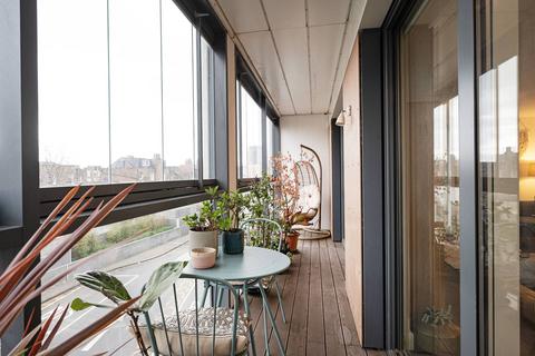 2 bedroom flat for sale, Roseberry Place, Dalston, London, E8
