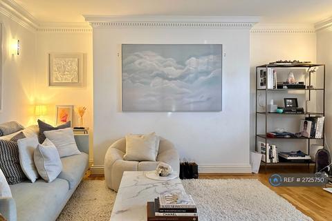 2 bedroom flat to rent, Albert Terrace, London, NW1