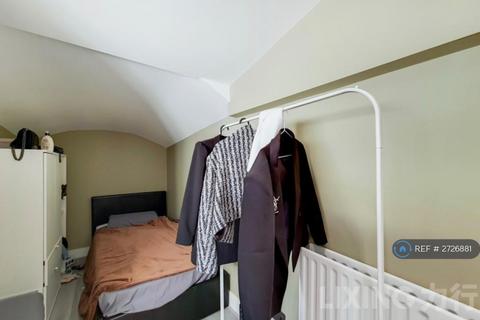 3 bedroom flat to rent, London, London, SW5