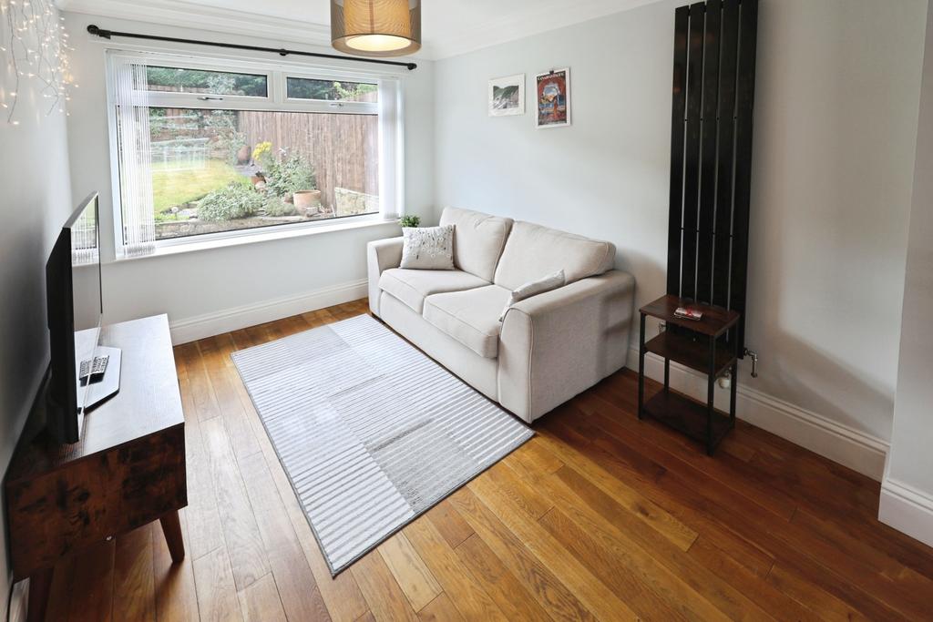 Pbox-living room-312205.JPG
