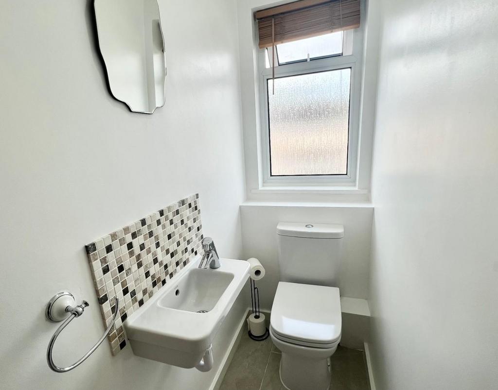 FD8 C39 FF-858 B-43 EF-ACE5-C9 C1 C027 B4 E5.jpeg