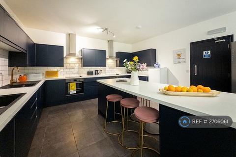 1 bedroom in a house share to rent, Glebe Street, Stoke-On-Trent, ST4