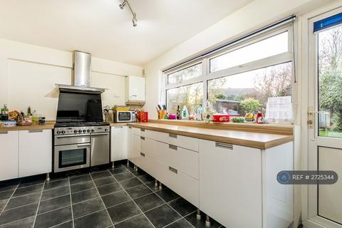 1 bedroom in a house share to rent, Anderson Drive, Ashford, TW15