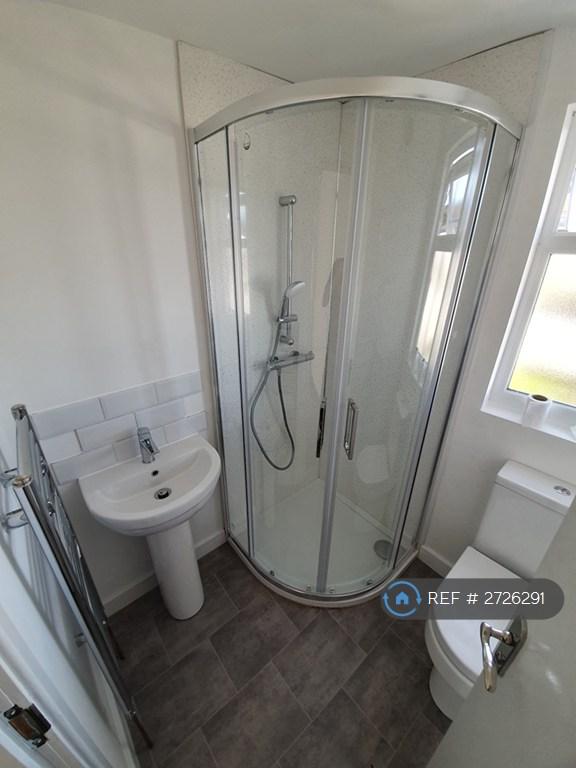 Upper Bathroom