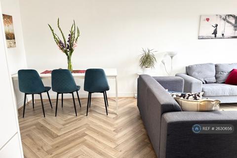 3 bedroom flat to rent, Brondesbury Road, London, NW6