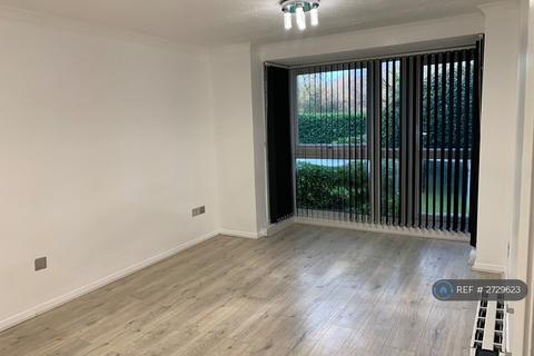 2 bedroom flat to rent, Heath Court, London, E11