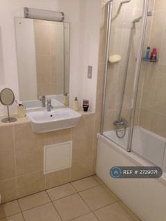 2 bedroom flat to rent, Cranston Court, London, W12