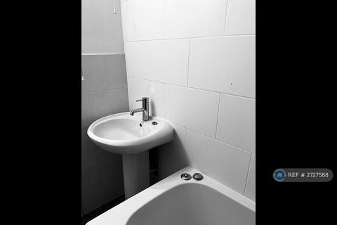 2 bedroom flat to rent, Clarence Square, Brighton, BN1
