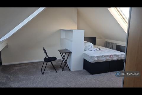 1 bedroom in a house share to rent, Brennand Road, Oldbury, B68