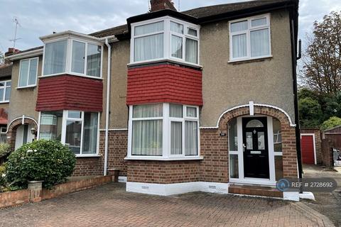 undefined, Cotswold Close, Uxbridge, UB8