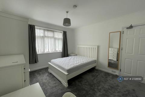 undefined, Cotswold Close, Uxbridge, UB8