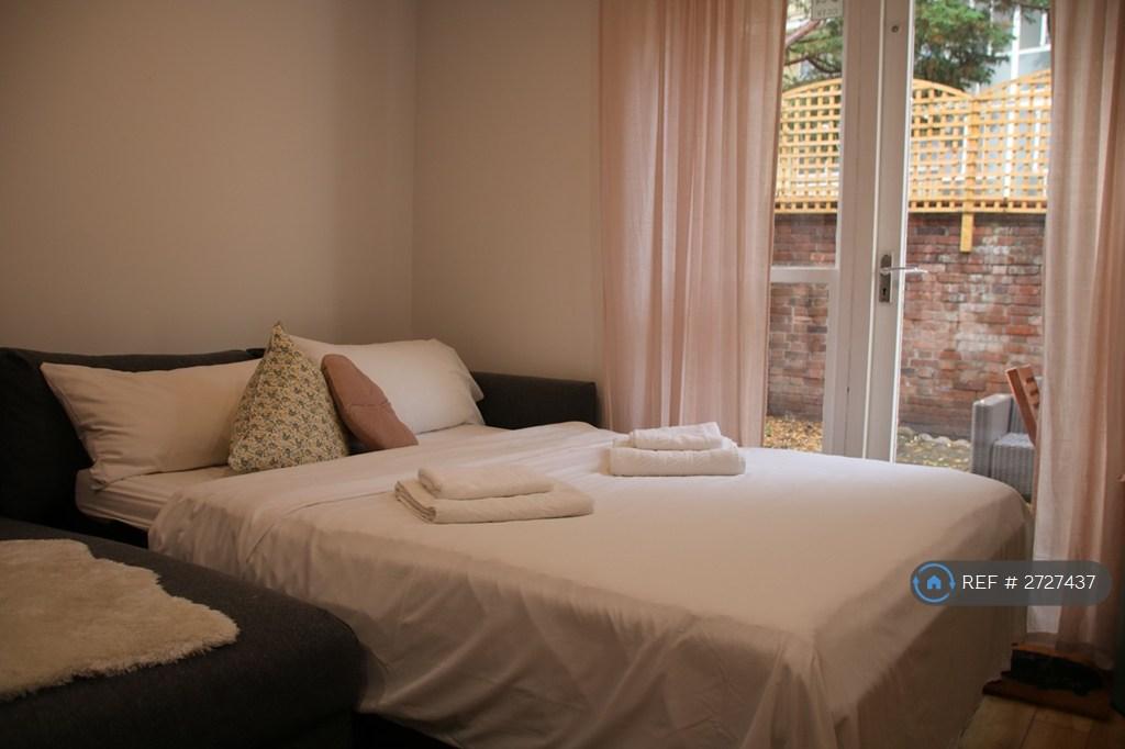 Living Room, Pull-Out Sofa