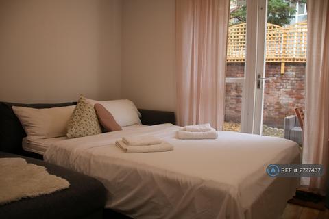 undefined, Keith Connor Close, London, SW8