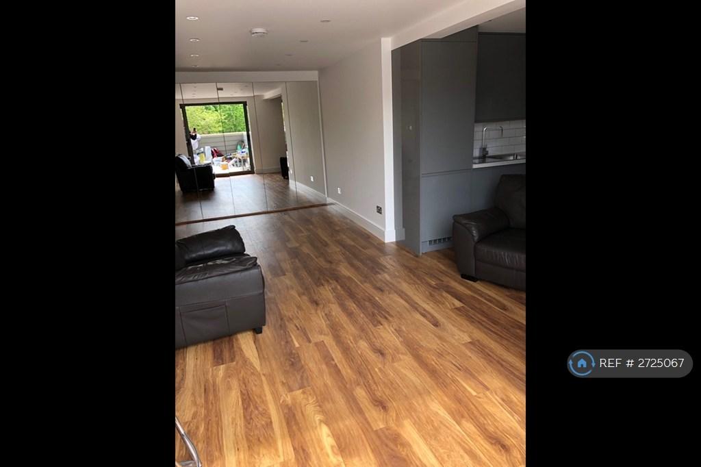 Lounge & Dining Room