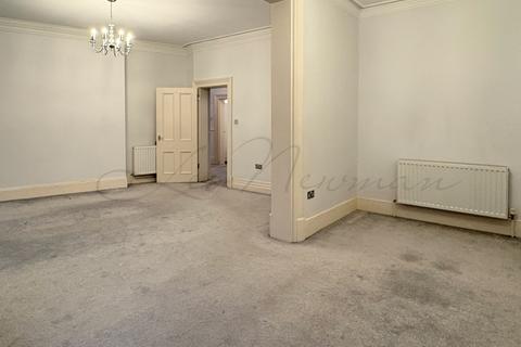 4 bedroom flat to rent, Hyde Park Mansions, Marylebone, NW1