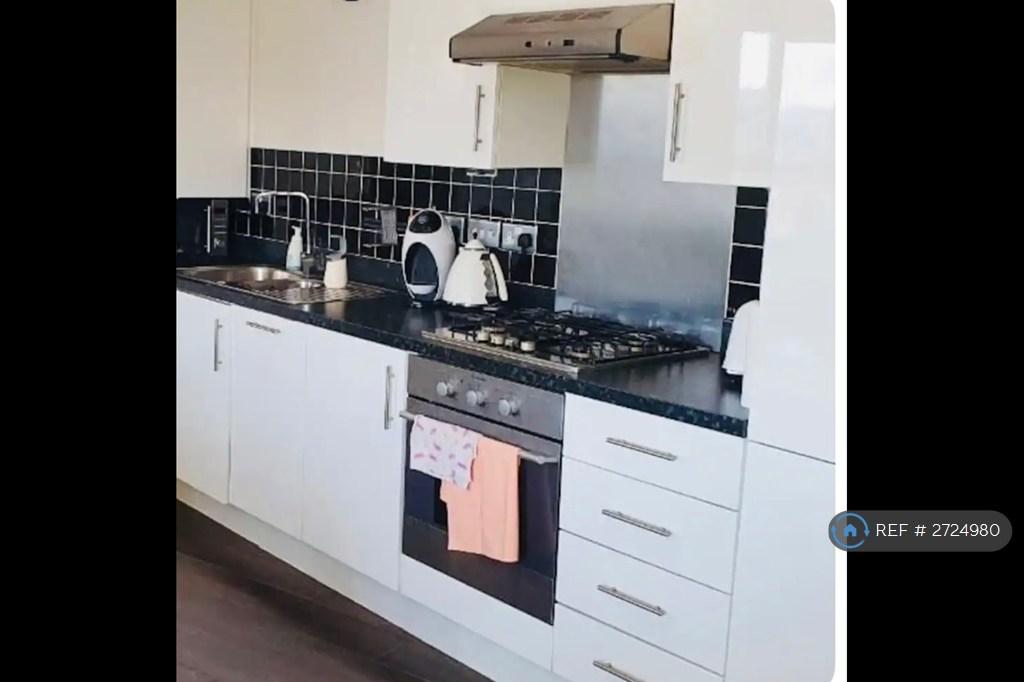 Integrated Fridge Freezer,Dishwasher, Cooking Hob
