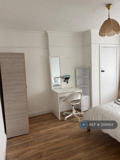 1 bedroom in a house share to rent, Eyhurst Close, London, NW2