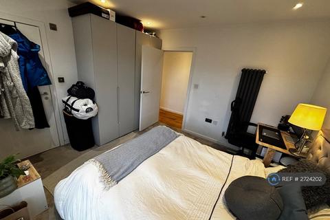2 bedroom flat to rent, Queens Row, London, SE17
