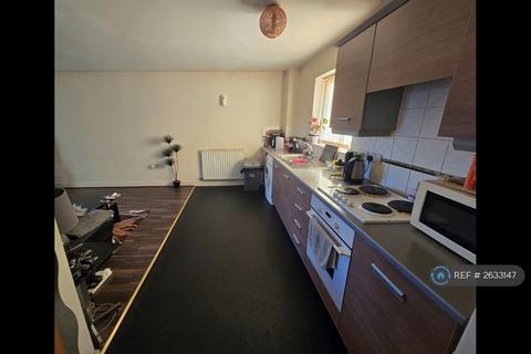 2 bedroom flat to rent, Rawsthorne Avenue, Manchester, M18