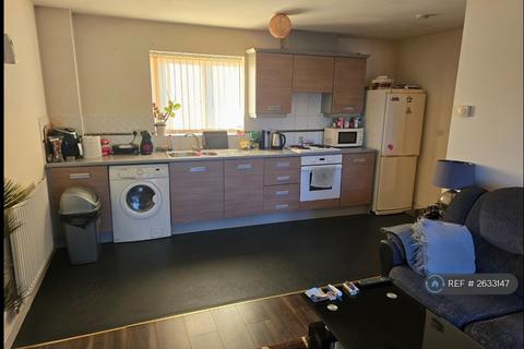 2 bedroom flat to rent, Rawsthorne Avenue, Manchester, M18