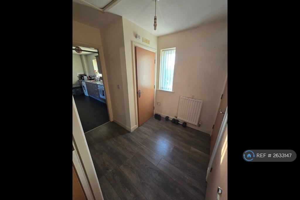 Large Entrance Hall With Storage Area
