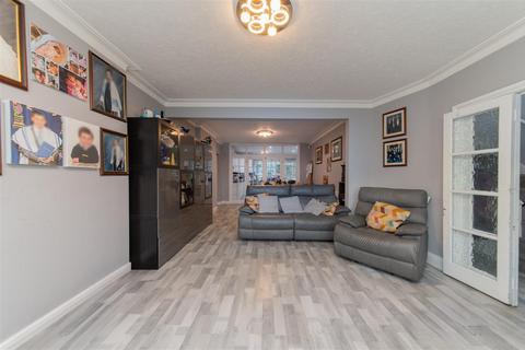 4 bedroom detached house for sale, Kings Drive, Edgware