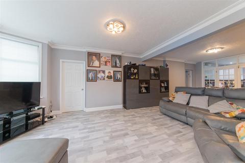 4 bedroom detached house for sale, Kings Drive, Edgware