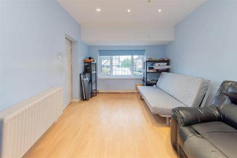 4 bedroom detached house for sale, Kings Drive, Edgware