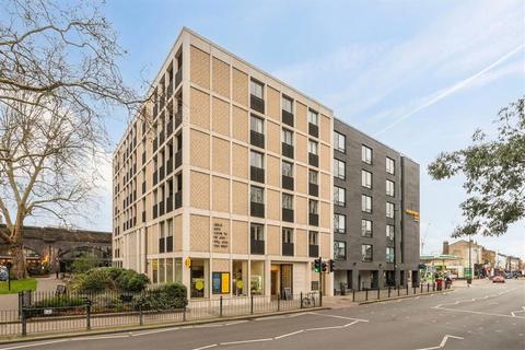 2 bedroom flat for sale, Cambridge Heath Road, London E2
