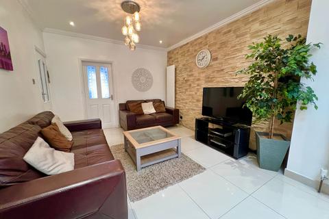 undefined, Mansfield Road, Luton, Bedfordshire