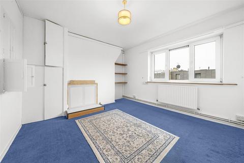 3 bedroom flat for sale, Rogers Estate, Globe Road, London