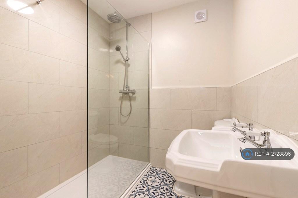 Bedroom 1's En-Suite