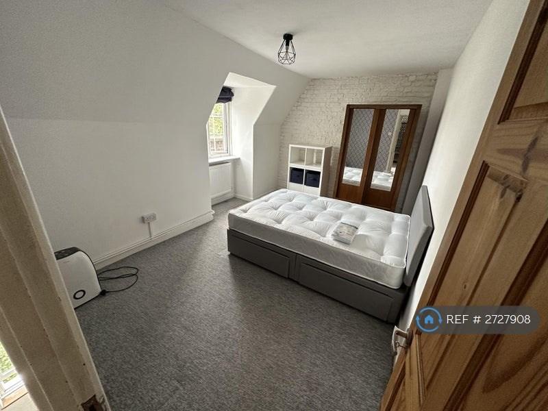 Double Bedroom - 1