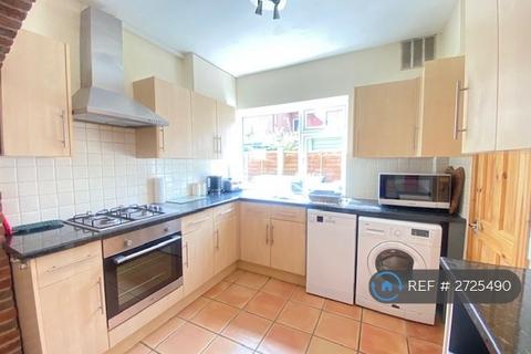 6 bedroom detached house to rent, Stanfield Road, Bournemouth, BH9