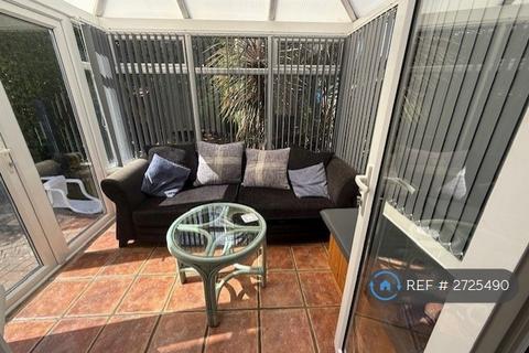 6 bedroom detached house to rent, Stanfield Road, Bournemouth, BH9