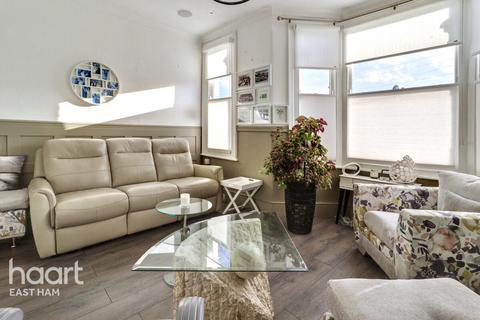 undefined, Kensington Avenue, London