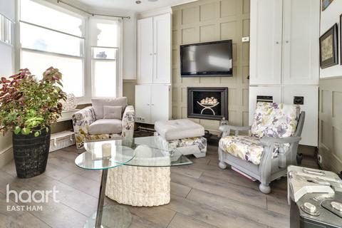 undefined, Kensington Avenue, London