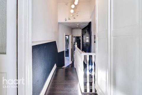 undefined, Kensington Avenue, London