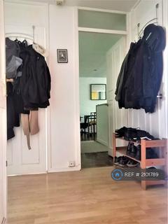 2 bedroom flat to rent, Shaw Lane, Leeds, LS6