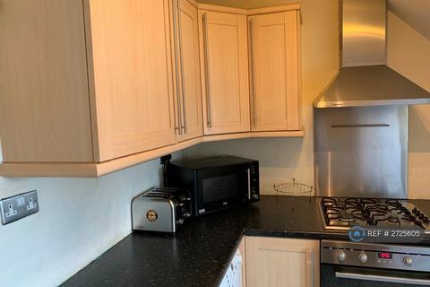 2 bedroom flat to rent, London, London, N10