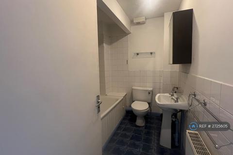 2 bedroom flat to rent, London, London, N10