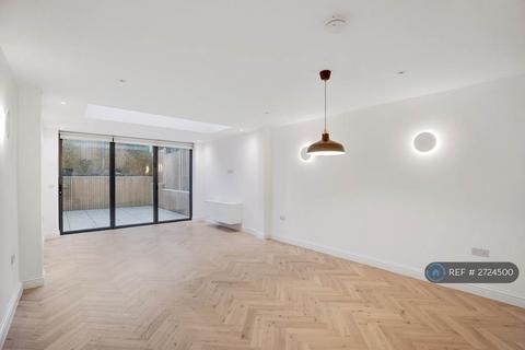 undefined, Ravensdale Gardens, London, SE19