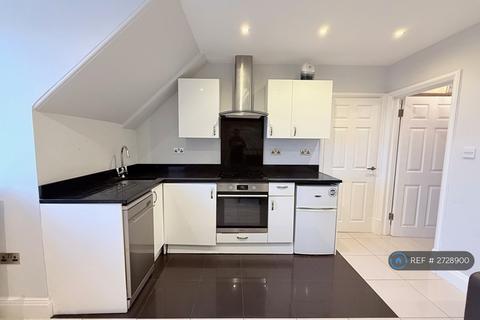 2 bedroom flat to rent, Heath Street, London, NW3