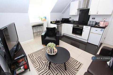 2 bedroom flat to rent, Heath Street, London, NW3